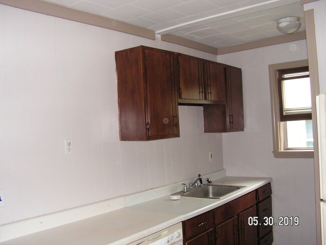 Building Photo - 28 Hartford Ave