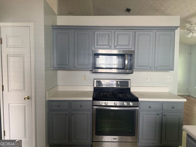 Building Photo - 2361 Cove Lake Way