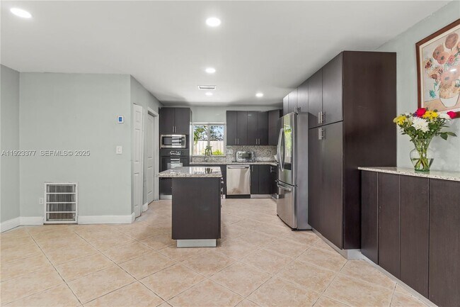 Building Photo - 10615 SW 200th St