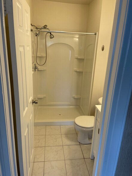 Bathroom - 498 Ringwood Ave