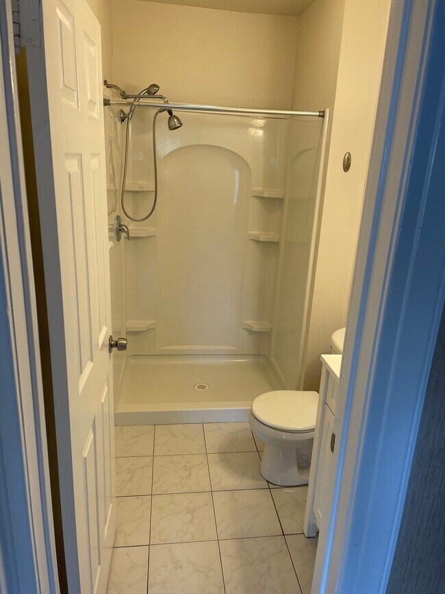 Bathroom - 498 Ringwood Ave