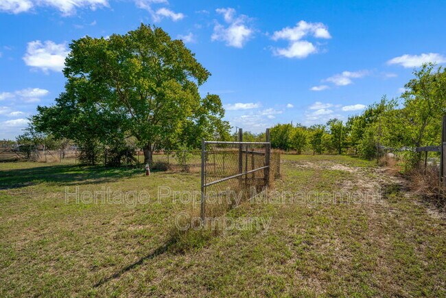 Building Photo - 7590 New Sulphur Springs Rd