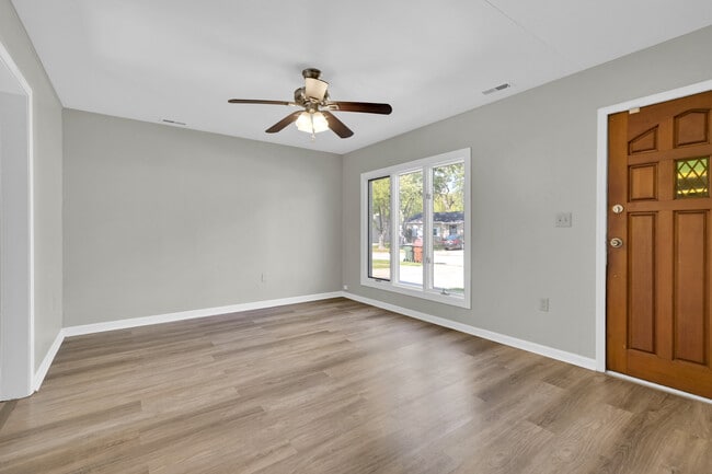 Building Photo - 4329 Whitehall Ln