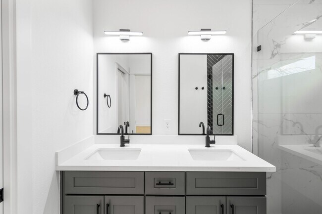 Building Photo - 4114 Castor St