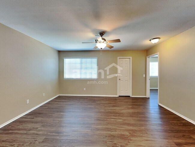 Building Photo - 8947 W Charleston Ave