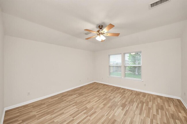 Building Photo - 3211 Crestbridge Ln