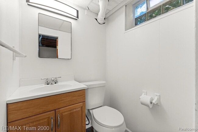 Building Photo - 3339 Lincoln St