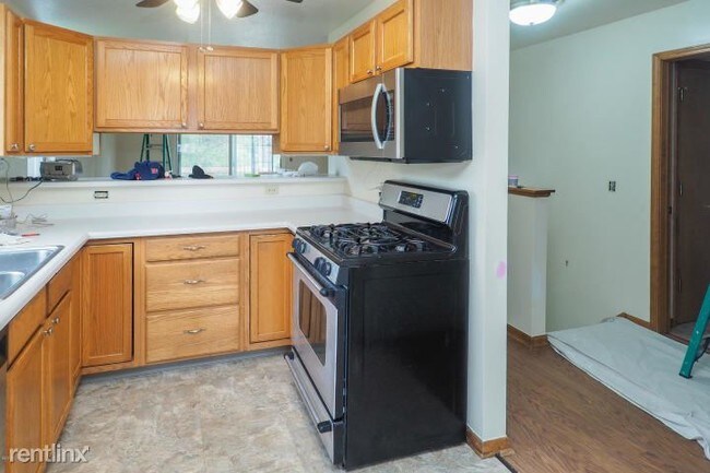 Building Photo - 3 br, 3 bath Duplex - 6065 Fairgrove St