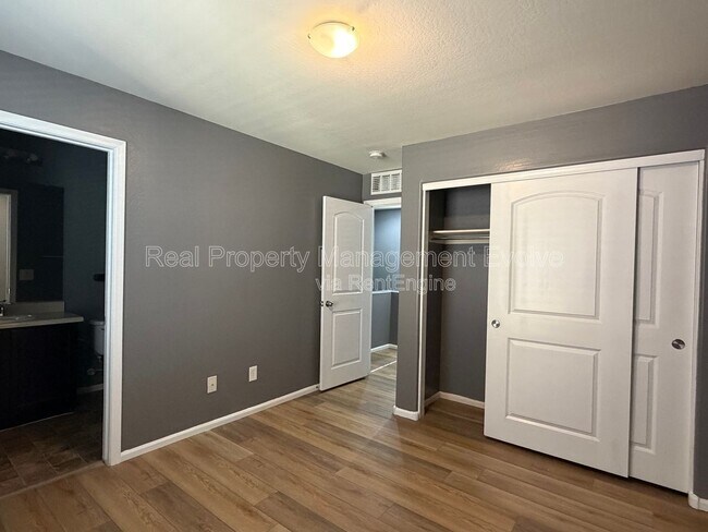 Building Photo - 7724 W Pipestone Pl