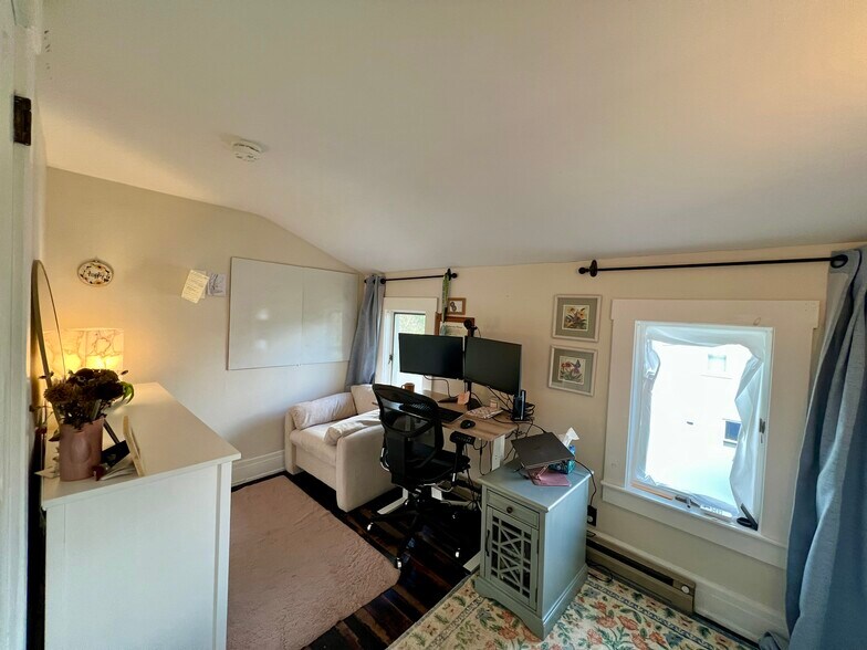 Building Photo - 210 Bucholz Ct