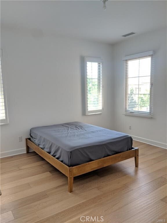 Building Photo - 62 Acorn