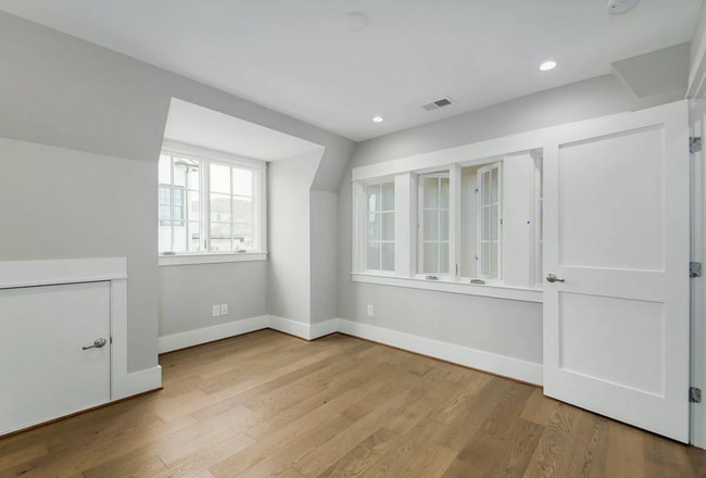 Building Photo - Greenville - 2Bd/2Ba, 995 SF