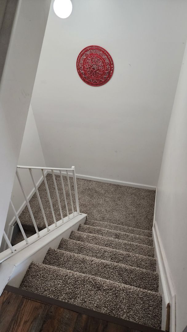 Building Photo - Spacious 3 bedroom Condo near Northville d...