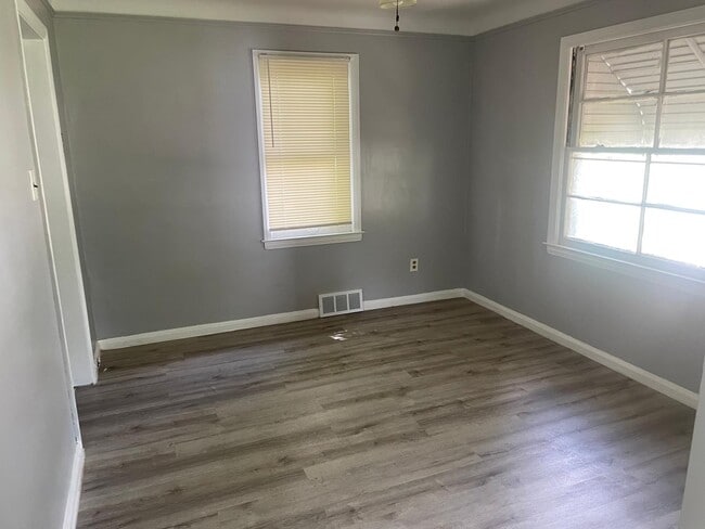 Building Photo - 5134 Hereford St