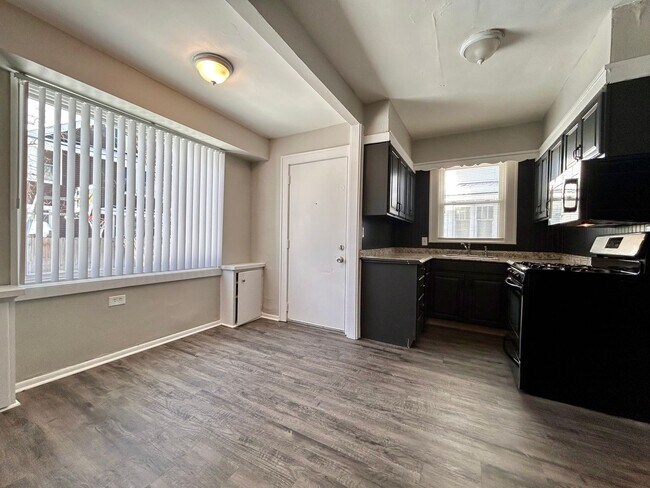 Building Photo - Spacious Four Bedroom Home in Southeast Grand Rapids