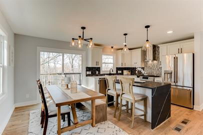 Building Photo - "Charming 3-Bed, 3-Bath Home with 1765 Sq Ft of Comfort in Excelsior!"
