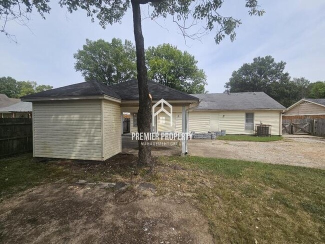 Building Photo - 6149 Raintree Dr