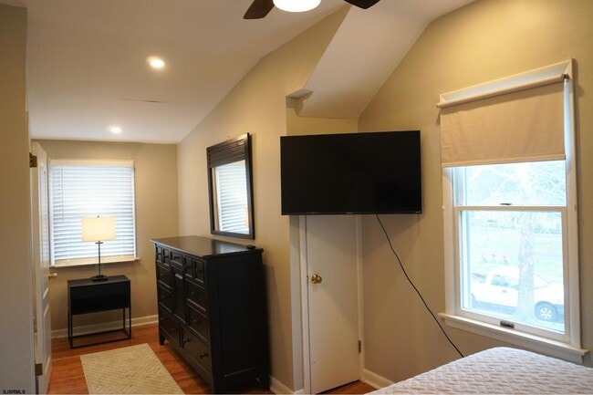 Building Photo - 101 W Meyran Ave