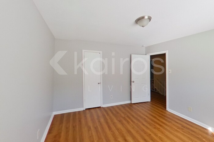 Building Photo - 5824 Tam Oshanter Ave