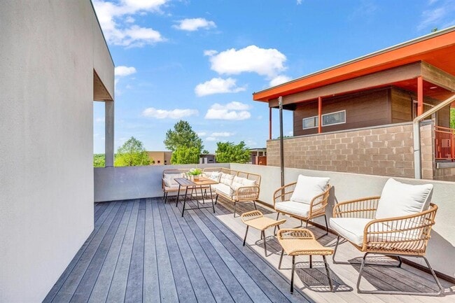 Building Photo - 5325 Sendero Hills Pkwy