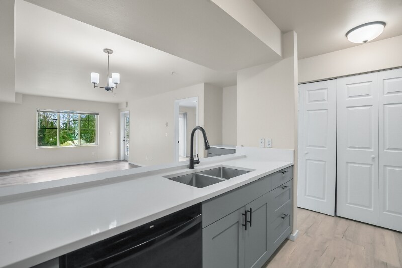 Building Photo - 12040 Bridgeport Way SW