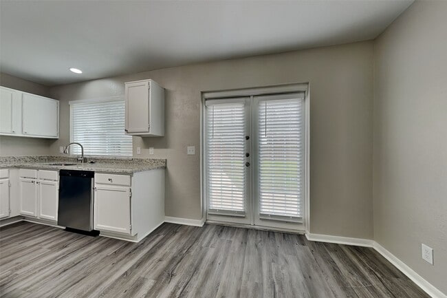 Building Photo - 9411 Bayou Bluff Dr