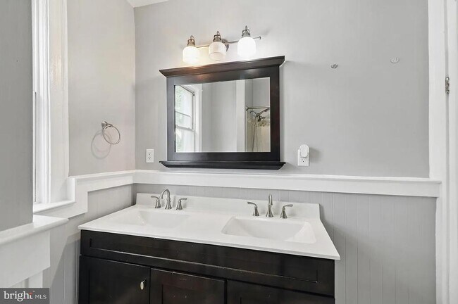 Building Photo - 809 Jefferson St NW