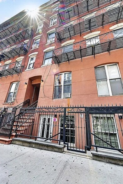 Building Photo - 163 Ludlow St