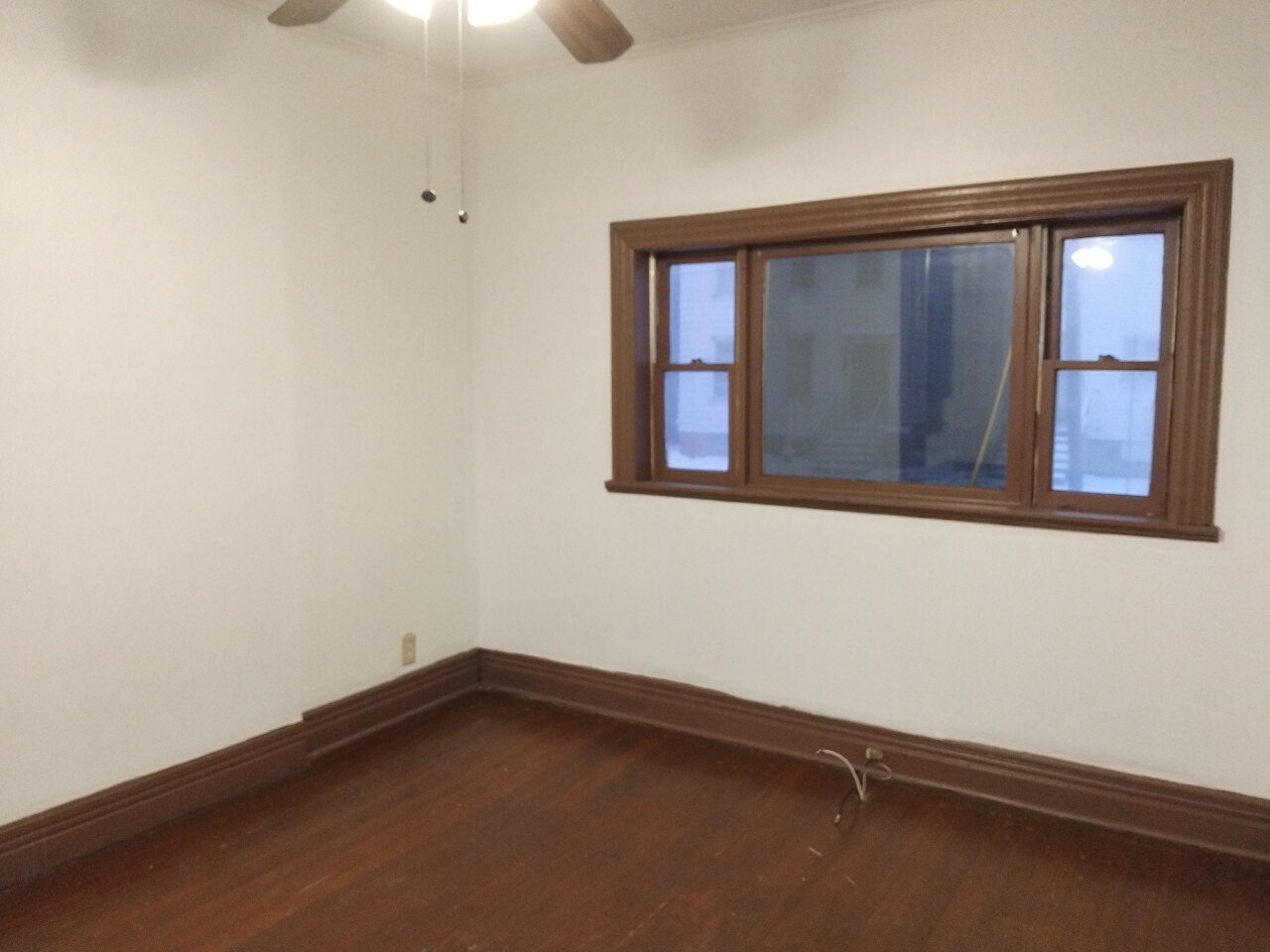 Building Photo - 593 3rd St