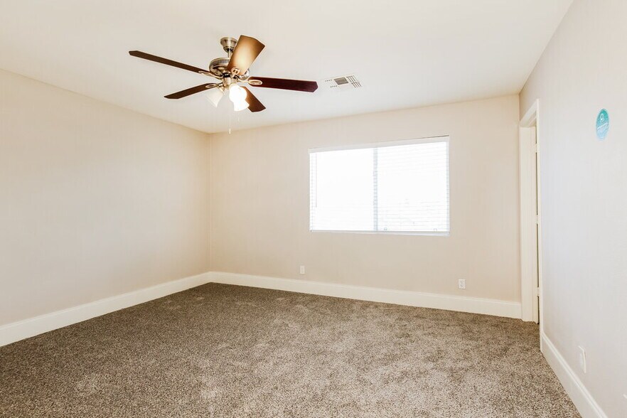 Building Photo - 15369 W Evans Dr