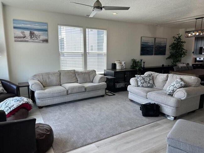 Building Photo - 4672 W Vermillion Dr
