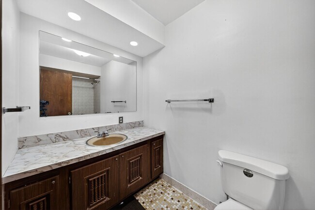 Building Photo - 203 Sumner Ave