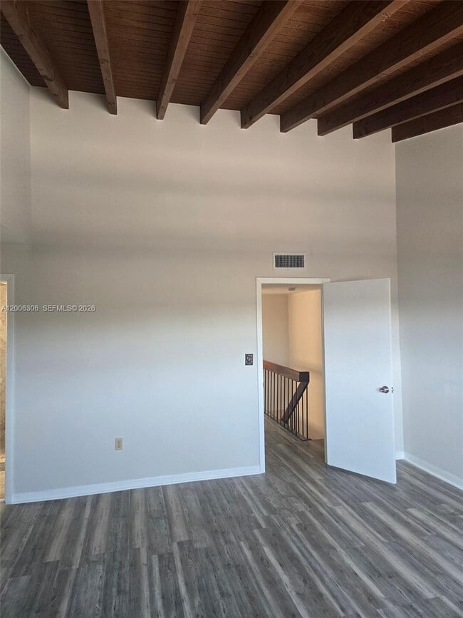 Building Photo - 9011 NE 4th Avenue Rd