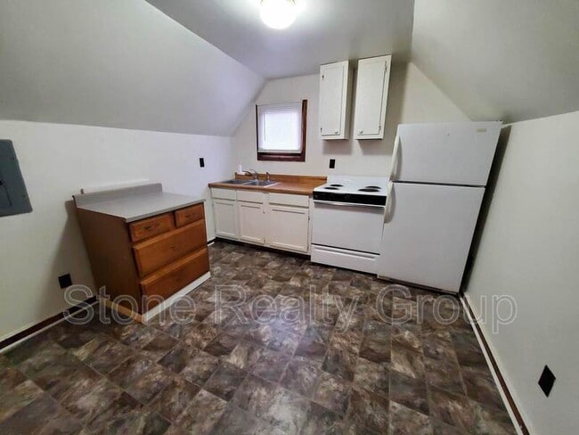 Building Photo - 509 S 5th St