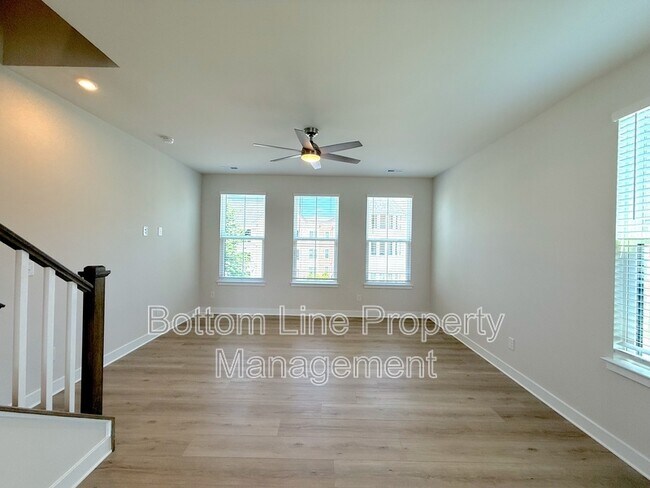 Building Photo - 1520 Samuel St