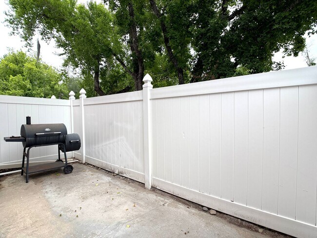 Building Photo - 4815 Walden Cir