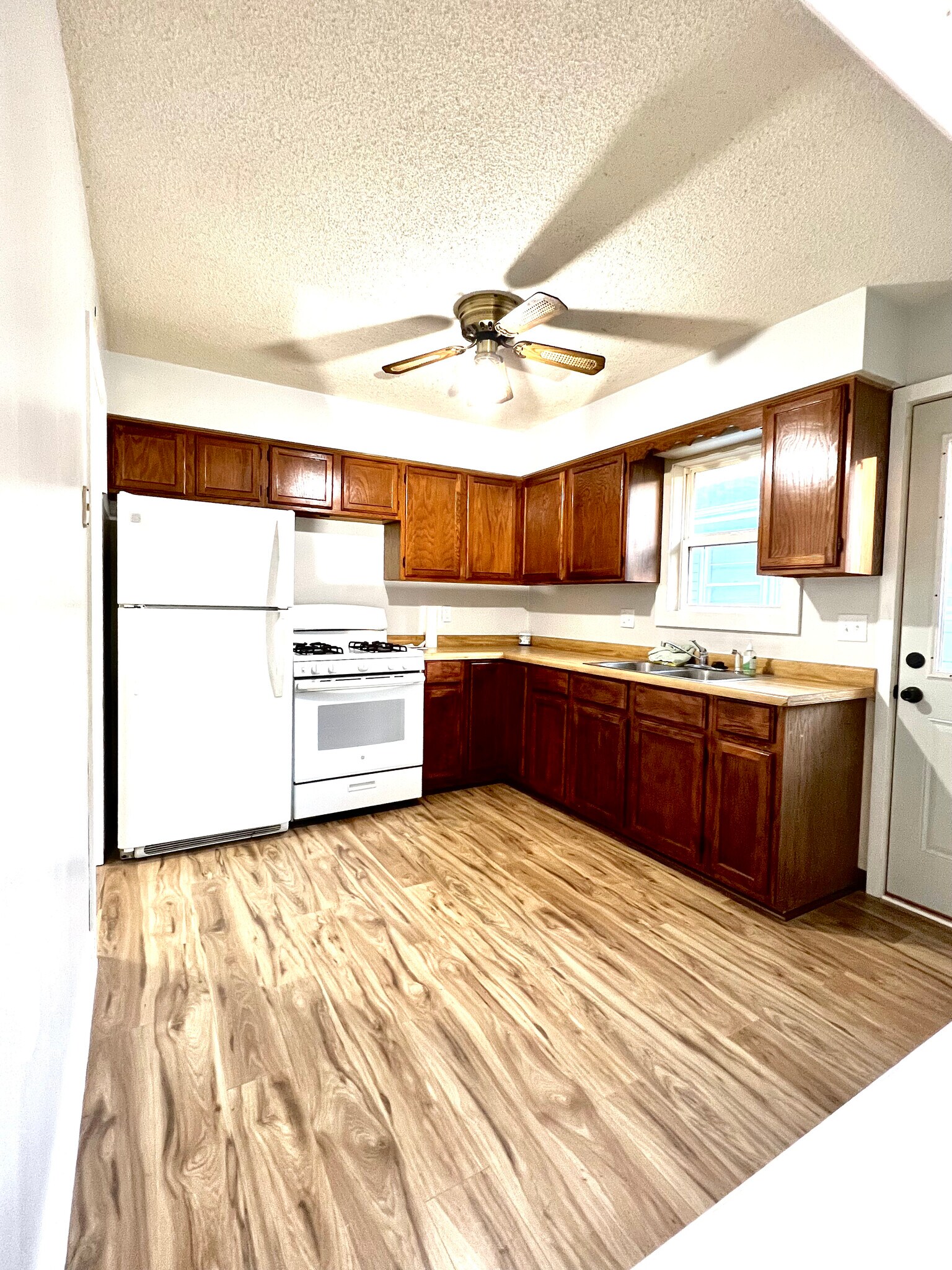 Kitchen - 1209 8th Ave S