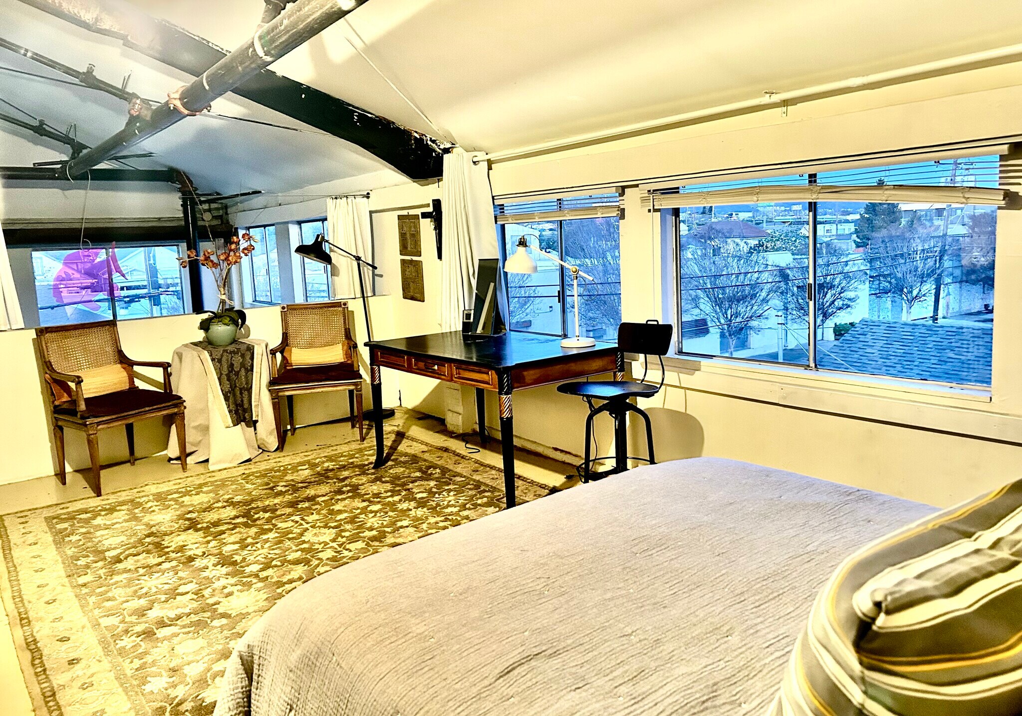 LOFT ROOM III - 2934 Ford St