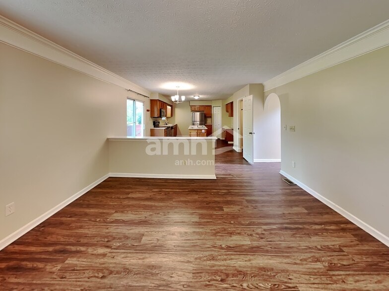 Building Photo - 4906 Bixby Ridge Dr E