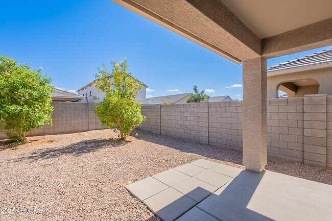 Building Photo - 35337 W San Alvarez Ave