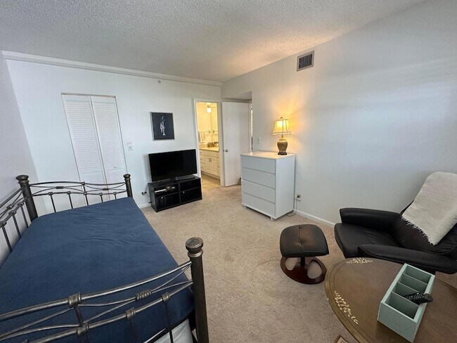 Building Photo - 3310 S Ocean Blvd