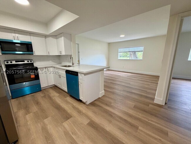 Building Photo - 3690 N 56th Ave