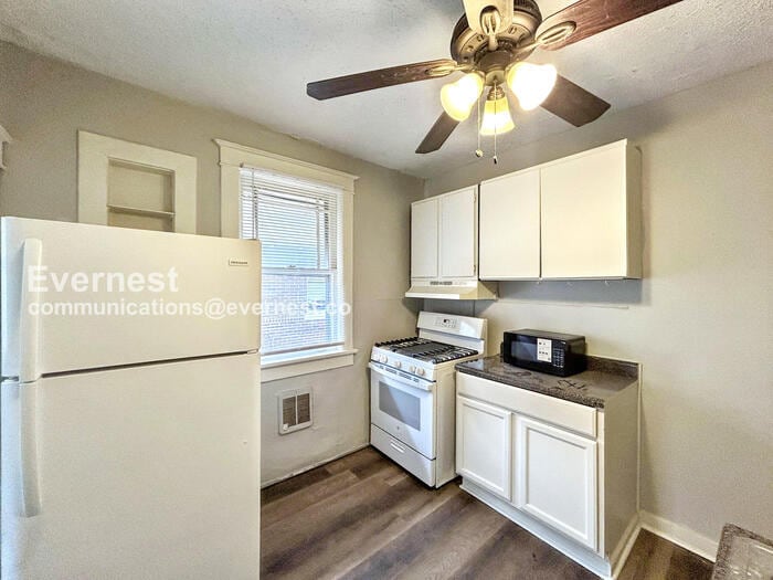 Building Photo - 180 Clark Pl