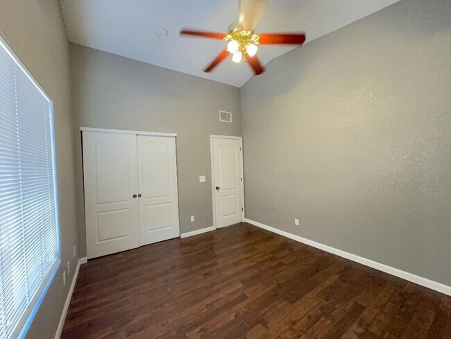 Building Photo - Very Nice 4 Bedroom House
