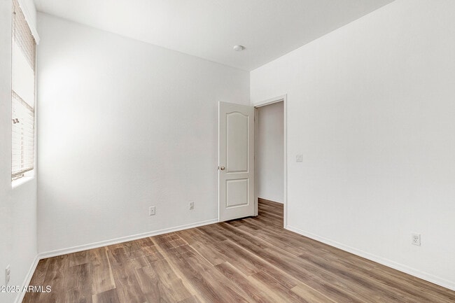 Building Photo - 17228 W Elm St