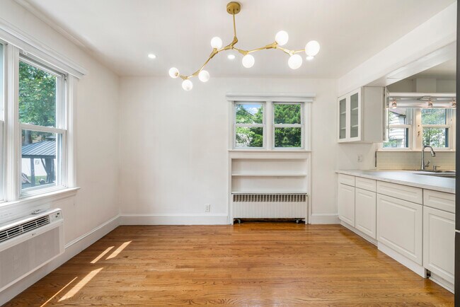 Building Photo - 181 5th St