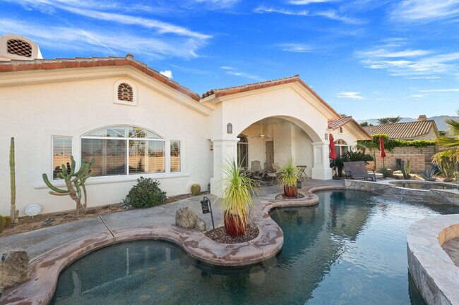 Building Photo - 73110 Calliandra St