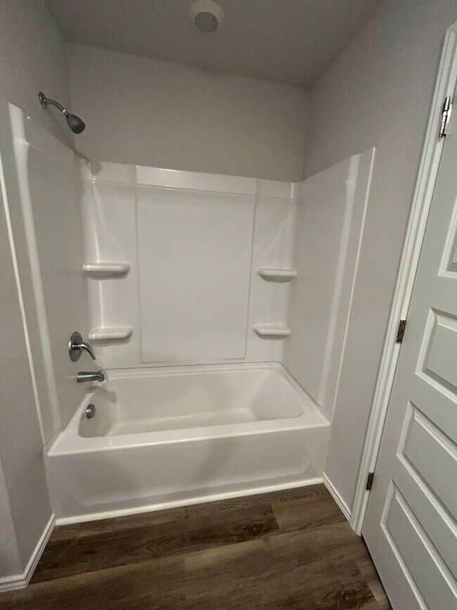 Building Photo - 9709 Laredo Ln