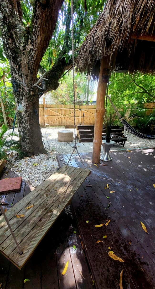 Building Photo - 440 NE 1st Ave.