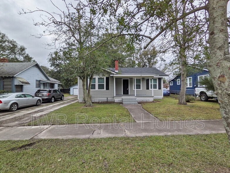 Primary Photo - 822 Mackinaw St